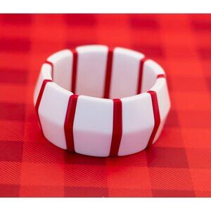 Vintage Boho Red and White Flexible Bangle Bracelet by Avon 8 Inches - O12